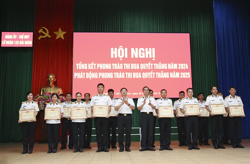 Lữ đoàn 125 Hải quân hội nghị Quân chính năm 2024