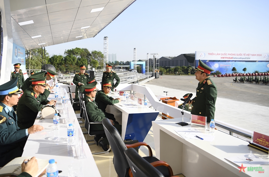 Hợp luyện chuẩn bị cho lễ khai mạc Triển lãm Quốc phòng Quốc tế Việt Nam 2024