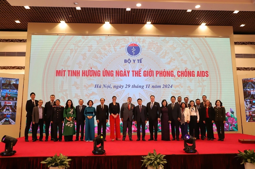 Ưu tiên nguồn lực cho công tác phòng, chống HIV/AIDS