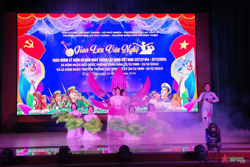 Đêm giao lưu văn nghệ ấm áp nghĩa tình quân dân tại Kho KT788