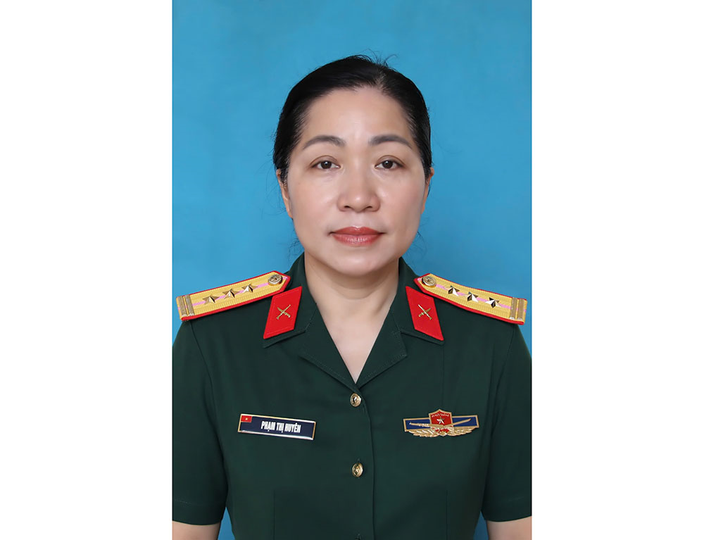 Đồng chí Huyên trả lại gần 80 triệu đồng cho người chuyển khoản nhầm