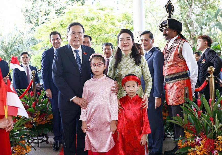 Chủ tịch Quốc hội Trần Thanh Mẫn bắt đầu thăm chính thức Cộng hòa Singapore