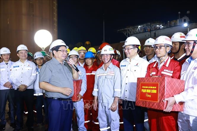 Thủ tướng Phạm Minh Chính: Nhanh chóng làm chủ công nghệ, phát triển công nghiệp năng lượng tái tạo