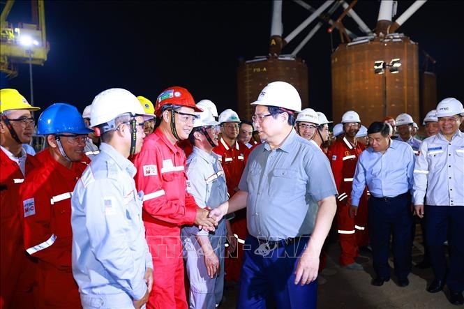 Thủ tướng Phạm Minh Chính: Nhanh chóng làm chủ công nghệ, phát triển công nghiệp năng lượng tái tạo