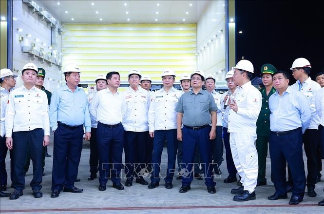 Thủ tướng Phạm Minh Chính: Nhanh chóng làm chủ công nghệ, phát triển công nghiệp năng lượng tái tạo