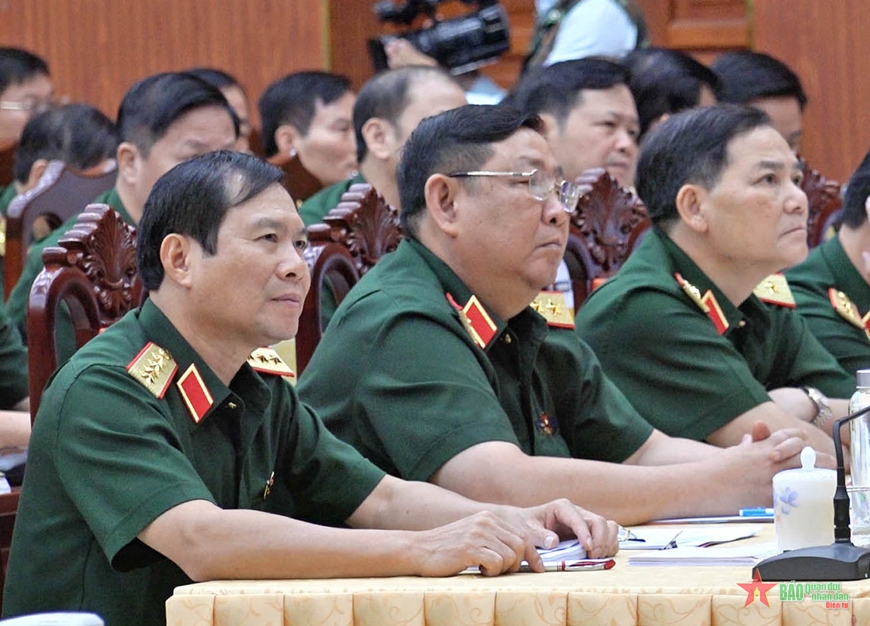 Đại tướng Phan Văn Giang dự Hội nghị toàn quốc quán triệt, triển khai tổng kết Nghị quyết số 18-NQ/TW tại điểm cầu Bộ CHQS tỉnh Bình Dương