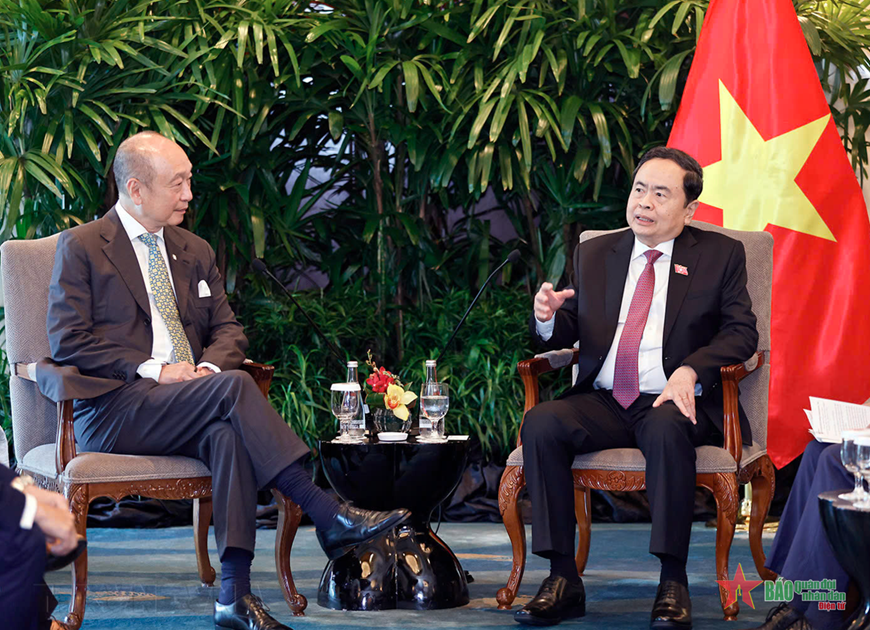 Chủ tịch Quốc hội Trần Thanh Mẫn tiếp lãnh đạo Tập đoàn United Overseas Bank