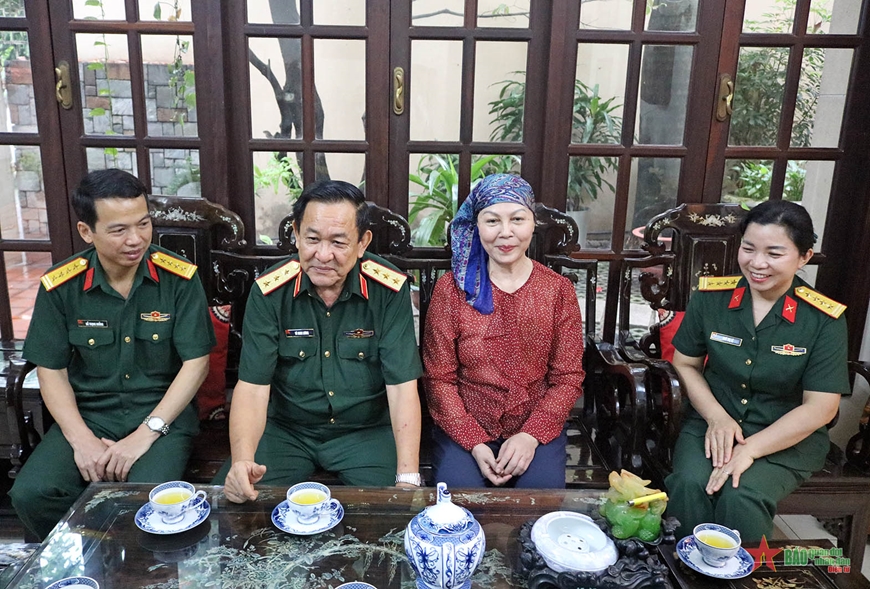 Thượng tướng Võ Minh Lương thăm hỏi, tri ân gia đình các đồng chí nguyên lãnh đạo Đảng, Nhà nước, Quân đội