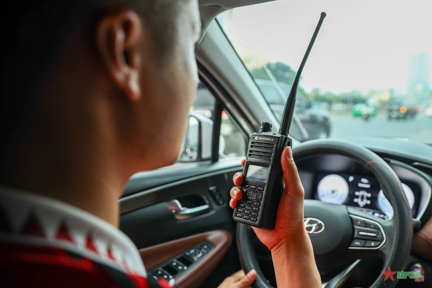 Cảnh sát giao thông bí mật ghi hình ô tô khách hợp đồng trá hình, xe limousine vi phạm