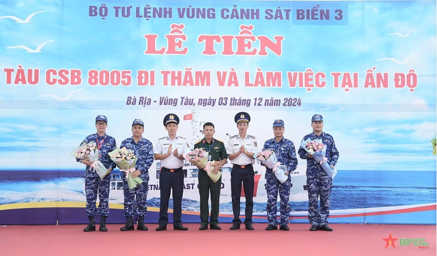 Tàu CSB 8005 lên đường thăm và làm việc tại Ấn Độ