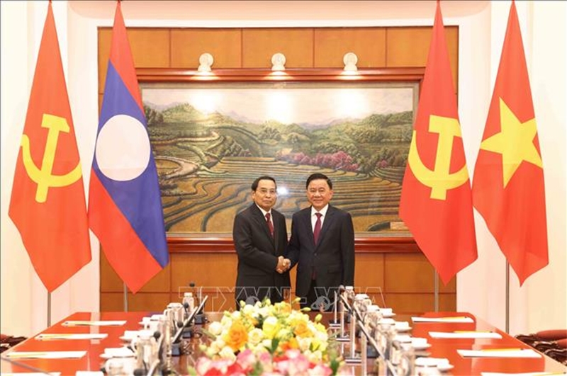 Thường trực Ban Bí thư, Chủ nhiệm Ủy ban Kiểm tra Trung ương Trần Cẩm Tú hội đàm với Thường trực Ban Bí thư, Phó chủ tịch nước Lào