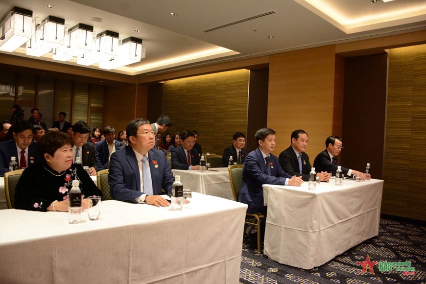 Chủ tịch Quốc hội Trần Thanh Mẫn gặp gỡ cán bộ, nhân viên Đại sứ quán Việt Nam tại Nhật Bản