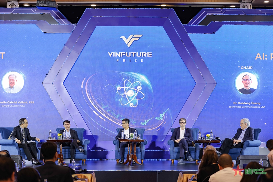 “Cha đẻ” của trí tuệ nhân tạo (AI), Giáo sư Yann LeCun: Không có chuyện AI kiểm soát con người