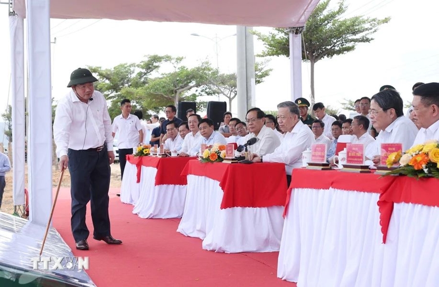 Tổng Bí thư Tô Lâm thăm và kiểm tra một số cơ sở kinh tế, văn hóa, xã hội tại Ninh Thuận