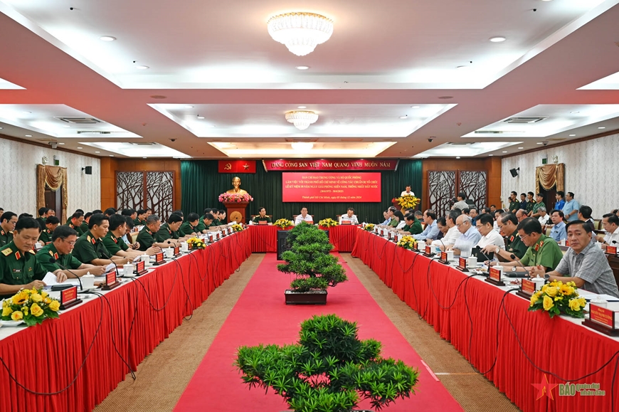 Ban chỉ đạo Trung ương và Bộ Quốc phòng làm việc với TP Hồ Chí Minh về kỷ niệm 50 năm Ngày giải phóng miền Nam