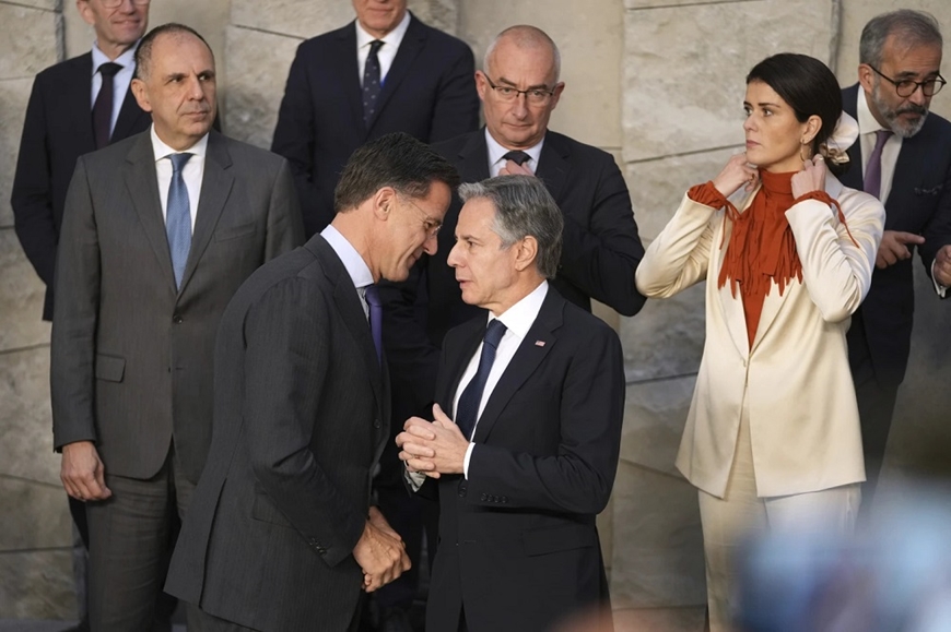 NATO kêu gọi các nước thành viên tăng chi tiêu quốc phòng