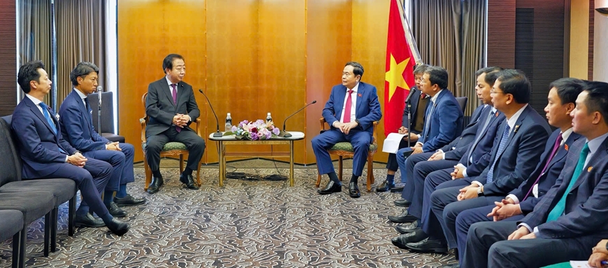 Chủ tịch Quốc hội Trần Thanh Mẫn tiếp Chủ tịch Đảng Dân chủ Lập hiến Nhật Bản