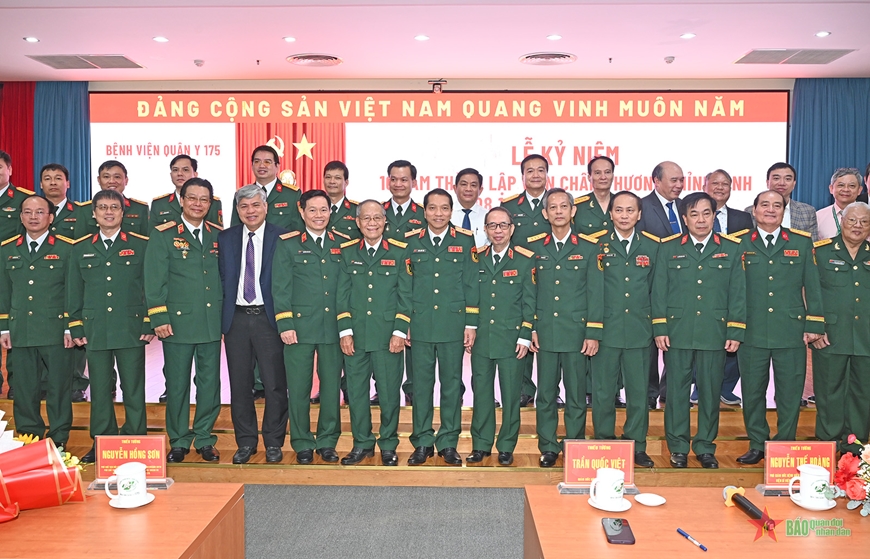 Viện Chấn thương chỉnh hình, Bệnh viện Quân y 175 đón nhận Bằng khen của Bộ Quốc phòng