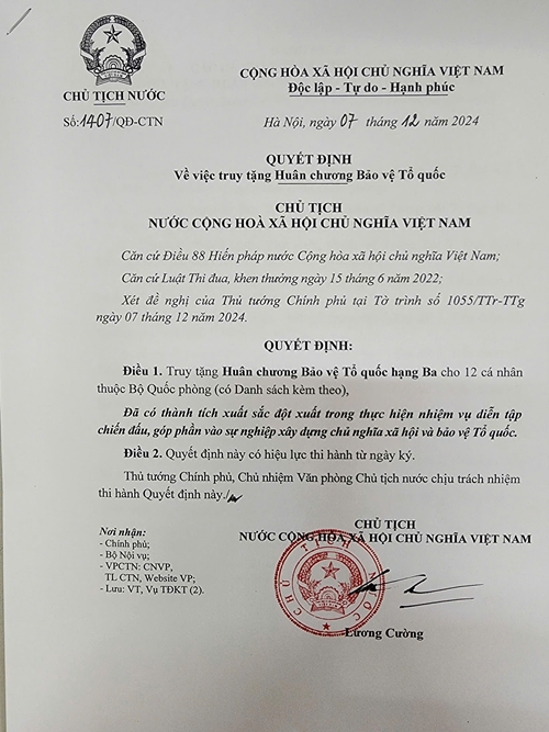 Truy tặng Huân chương Bảo vệ Tổ quốc đối với 12 đồng chí hy sinh trong diễn tập tại Quân khu 7