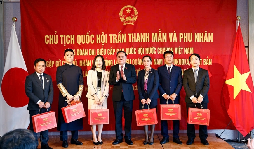 Chủ tịch Quốc hội Trần Thanh Mẫn và Phu nhân gặp gỡ cộng đồng người Việt Nam tại Nhật Bản