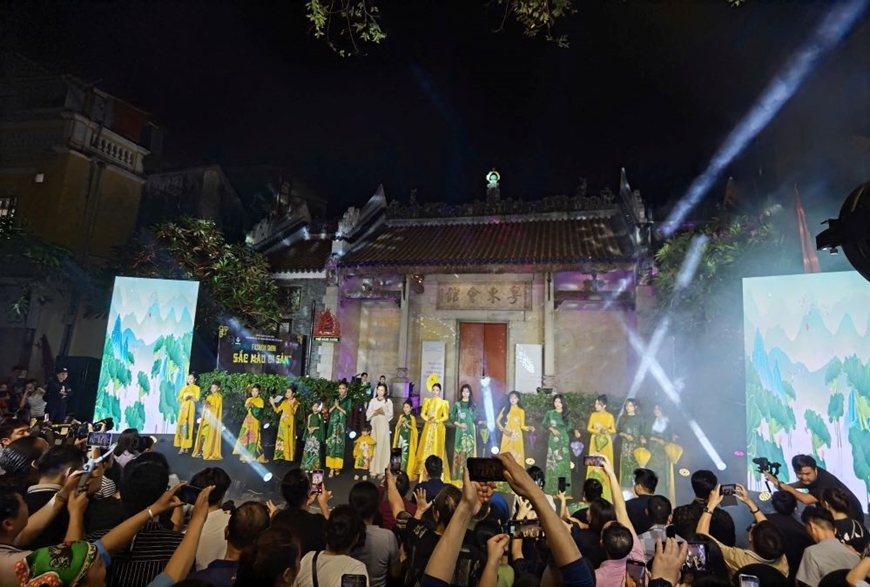 Thời trang tôn vinh di sản văn hóa