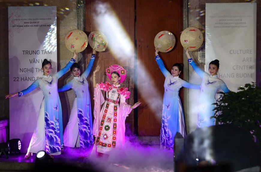 Thời trang tôn vinh di sản văn hóa