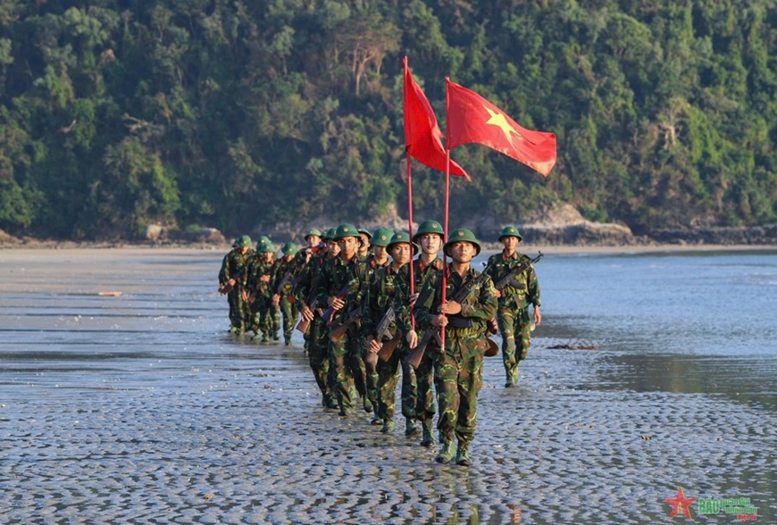 Lật tẩy âm mưu cổ xúy thuyết “vũ khí luận” nhằm chống phá Quân đội - Bài 2: Tỉnh táo trước âm mưu lợi dụng thuyết “vũ khí luận” để chống phá Quân đội (Tiếp theo và hết)