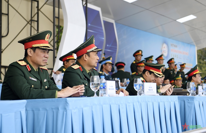 Chuẩn bị kỹ lưỡng cho lễ khai mạc Triển lãm Quốc phòng Quốc tế Việt Nam 2024