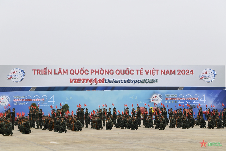 Chuẩn bị kỹ lưỡng cho lễ khai mạc Triển lãm Quốc phòng Quốc tế Việt Nam 2024