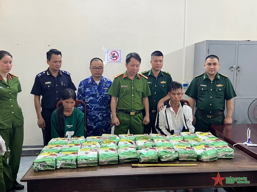 Đấu tranh, ngăn chặn tội phạm và các hành vi vi phạm pháp luật trên biển