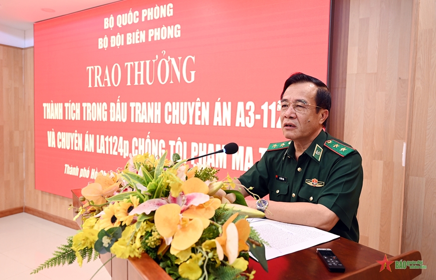 Bộ tư lệnh Bộ đội Biên phòng trao thưởng thành tích đấu tranh chống tội phạm ma túy