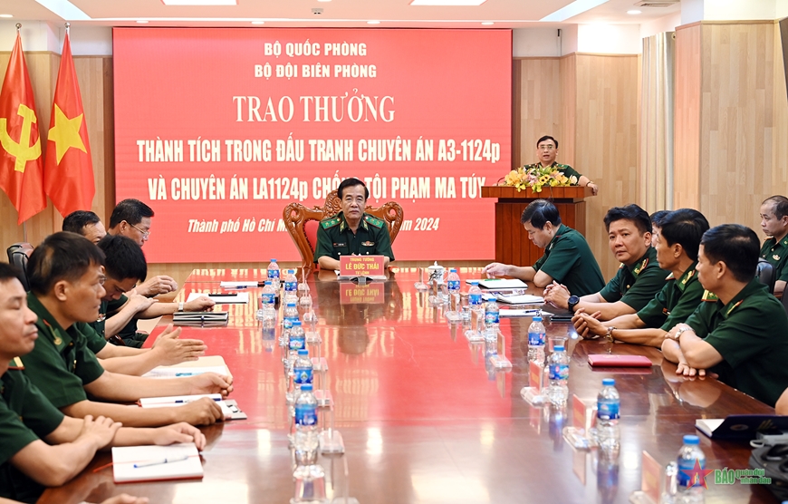 Bộ tư lệnh Bộ đội Biên phòng trao thưởng thành tích đấu tranh chống tội phạm ma túy