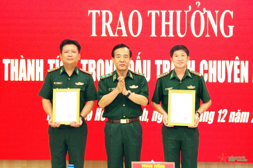 Bộ tư lệnh Bộ đội Biên phòng trao thưởng thành tích đấu tranh chống tội phạm ma túy