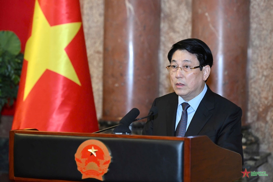 Chủ tịch nước trao Quyết định thăng quân hàm Thượng tướng đối với đồng chí Lê Quang Minh