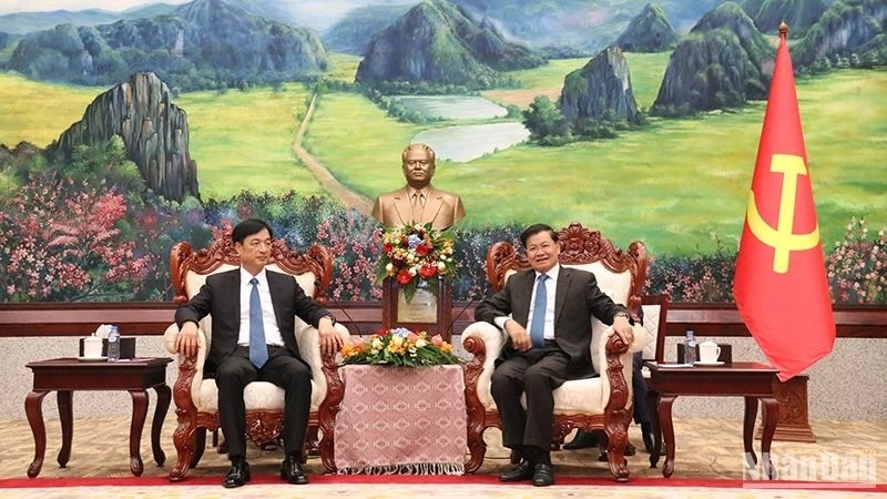 Không ngừng vun đắp mối quan hệ Việt Nam - Lào ngày càng phát triển
