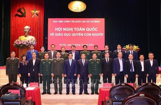 Thủ tướng Phạm Minh Chính dự Hội nghị toàn quốc về giáo dục quyền con người
