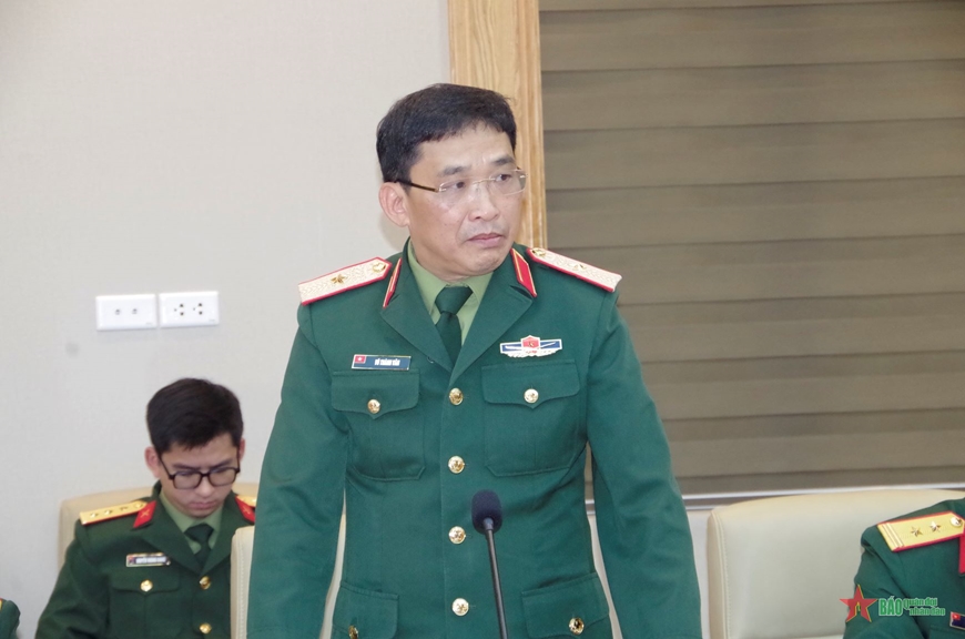 Giới thiệu về công tác lễ tân với sĩ quan tháp tùng phục vụ Triển lãm Quốc phòng quốc tế Việt Nam 2024
