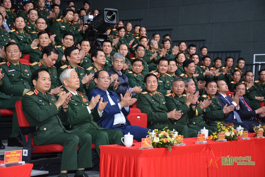 Giao lưu chính luận nghệ thuật “Sáng mãi niềm tin”