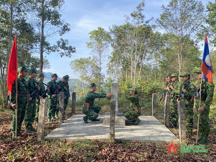 Bộ đội Biên phòng Điện Biên phối hợp tuần tra song phương với Biên phòng Lào