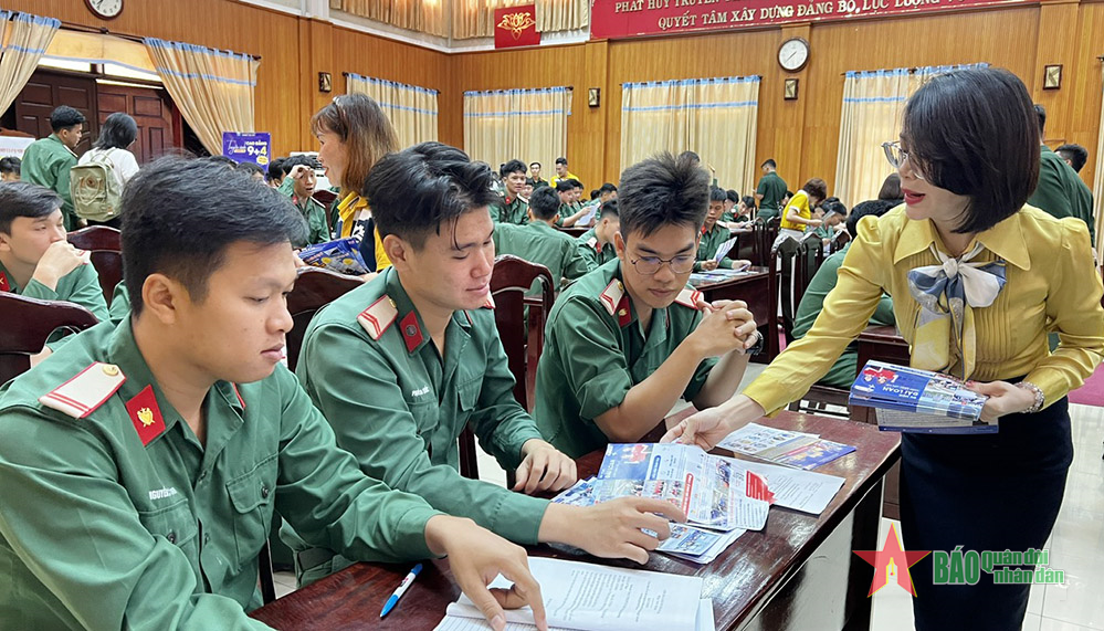 Bộ CHQS tỉnh Bà Rịa-Vũng Tàu phối hợp tư vấn việc làm cho quân nhân chuẩn bị xuất ngũ