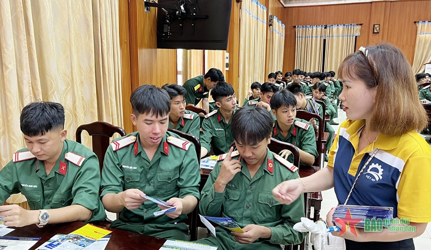 Bộ CHQS tỉnh Bà Rịa-Vũng Tàu phối hợp tư vấn việc làm cho quân nhân chuẩn bị xuất ngũ