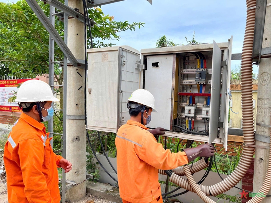 Điện lực miền Trung bảo đảm điện phục vụ sản xuất hàng Tết Nguyên đán Ất Tỵ 2025