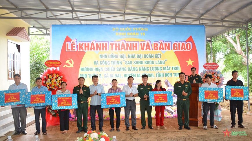 Binh đoàn 15 khánh thành, bàn giao công trình “Sao sáng buôn làng” tại xã biên giới Ia Đal