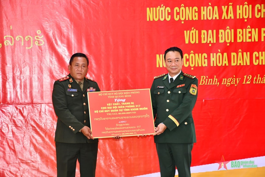 Sôi nổi ngày hội kết nghĩa cụm dân cư hai bên biên giới Việt Nam - Lào