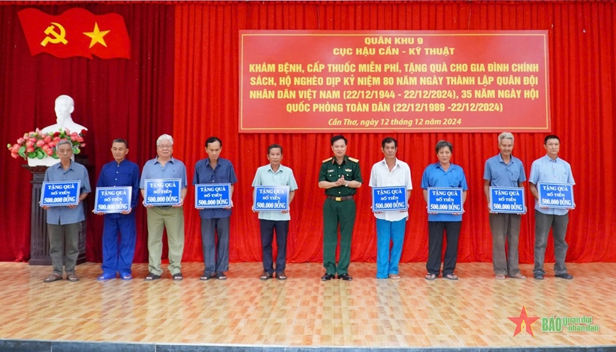 Quân khu 9: Khám bệnh, cấp phát thuốc miễn phí cho người dân Cần Thơ