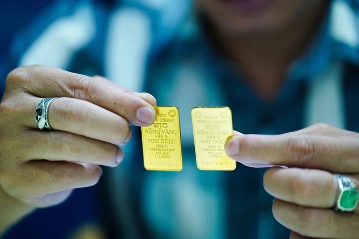 Giá vàng hôm nay (14-12): “Lao dốc”
