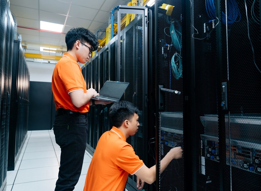 Cận cảnh hàng nghìn siêu chip NVIDIA tại nhà máy AI đầu tiên của FPT tại Việt Nam