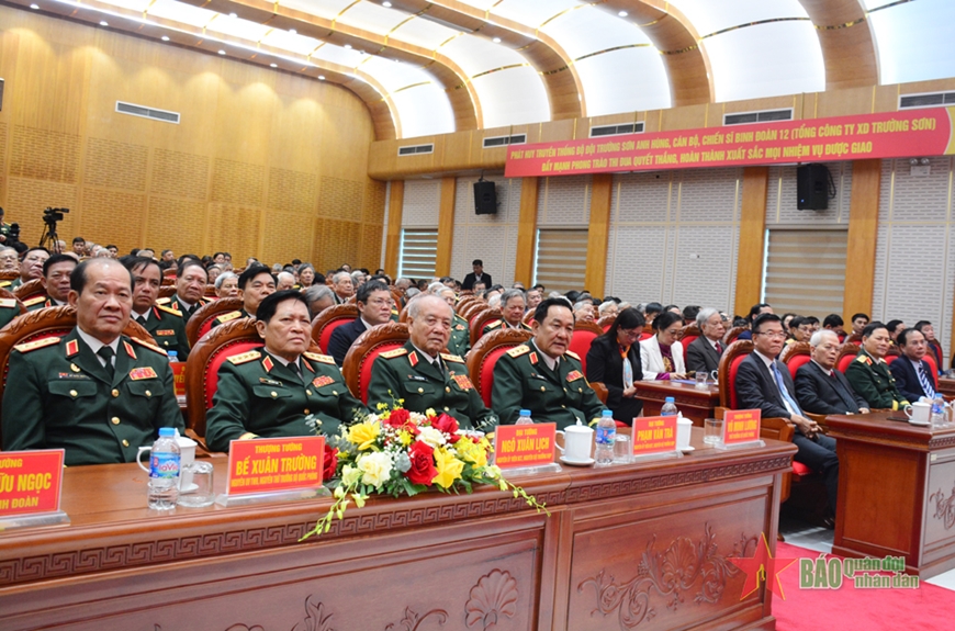 Lễ truy tặng danh hiệu “Anh hùng Lực lượng vũ trang nhân dân” cho Trung tướng Đồng Sỹ Nguyên