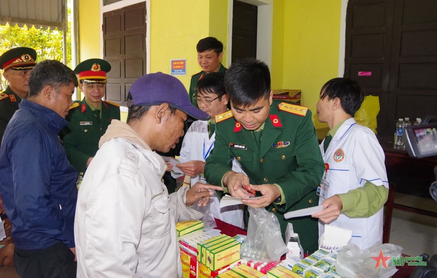 Nhiều hoạt động thiết thực trên tuyến biên giới Việt - Lào