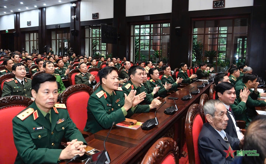 Làm sâu sắc hơn nữa truyền thống anh hùng, phẩm chất tốt đẹp và tôn vinh những chiến công to lớn của Quân đội